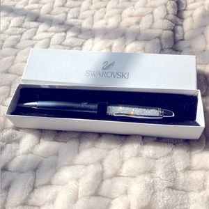 NWT. Swarvoski Crystal filled quality ballpoint pen. replaceable ink cartridge.